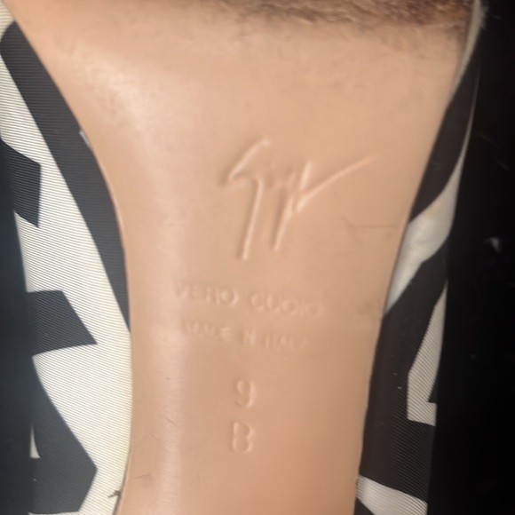 Giuseppe Zanotti Black & White Signature print stilettos w/ pink heels. Size 9 - Picture 4 of 4